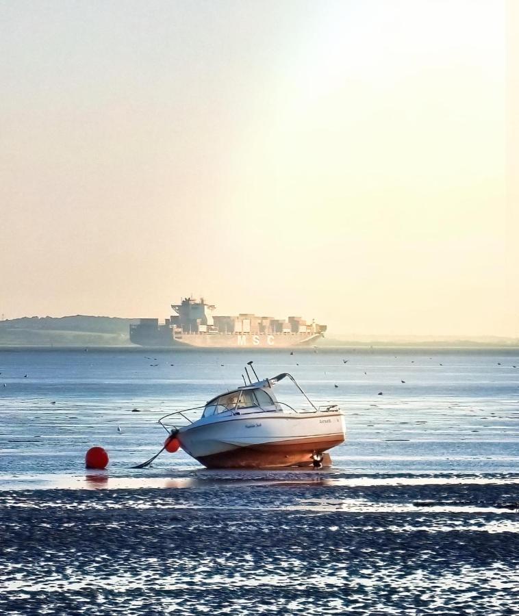 Seafront Suites - Close To Beach, Train Station & Southend Airport Southend-on-Sea Dış mekan fotoğraf